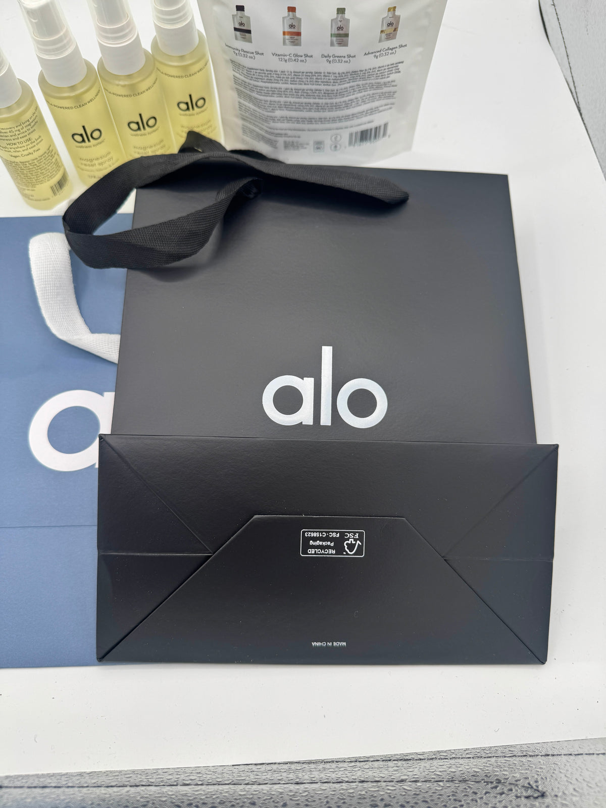 Alo Wellness BUNDLE (4) Magnesium Sprays, (2) Gift Bags, (1) Wellness Discovery Satchet Kit