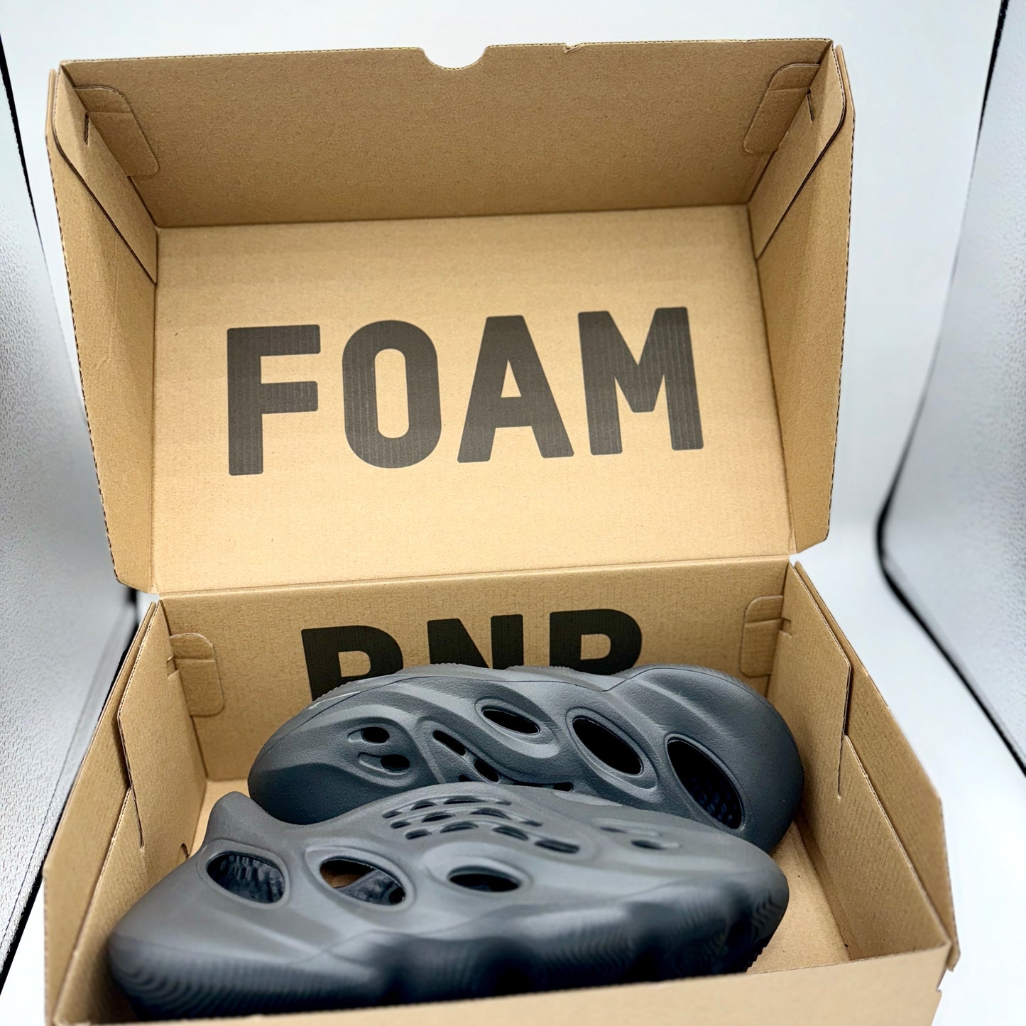 Yeezy Adidas Foam Runner Carbon Yzy Dark Grey Slides Rubber Slip Ons Pre-Owned