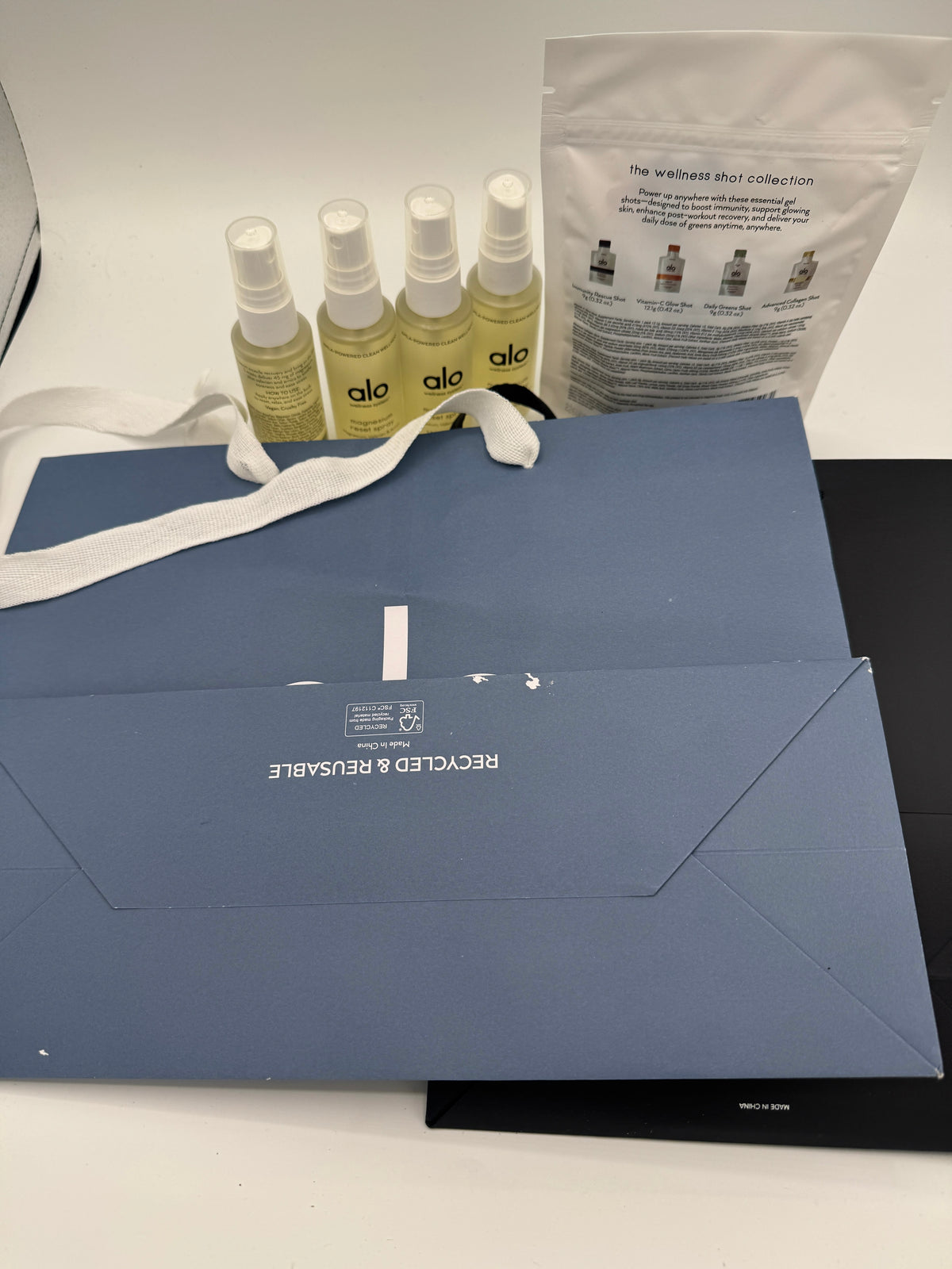 Alo Wellness BUNDLE (4) Magnesium Sprays, (2) Gift Bags, (1) Wellness Discovery Satchet Kit