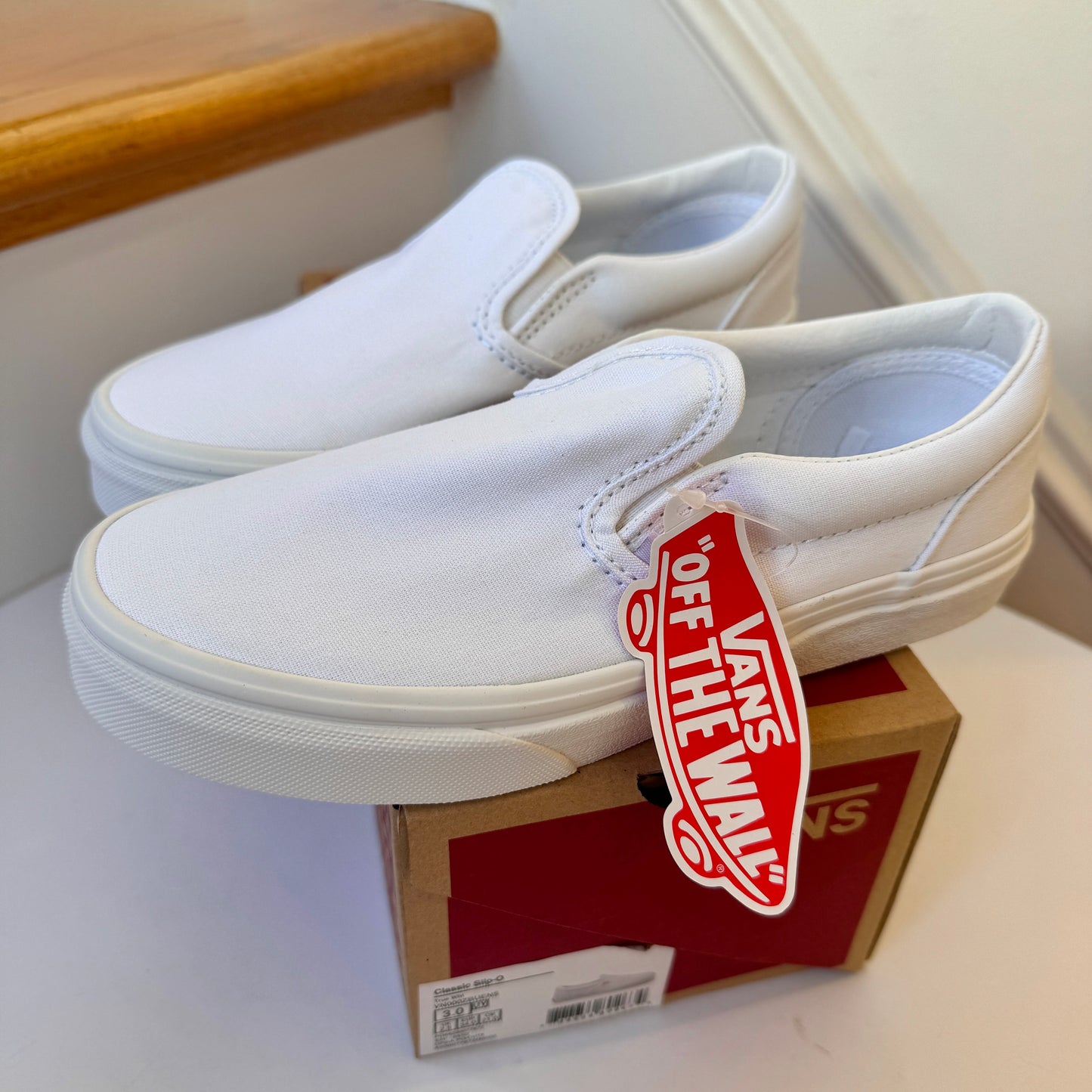 Vans Classic Slip-On Sneakers in all white , kids shoes brand NEW