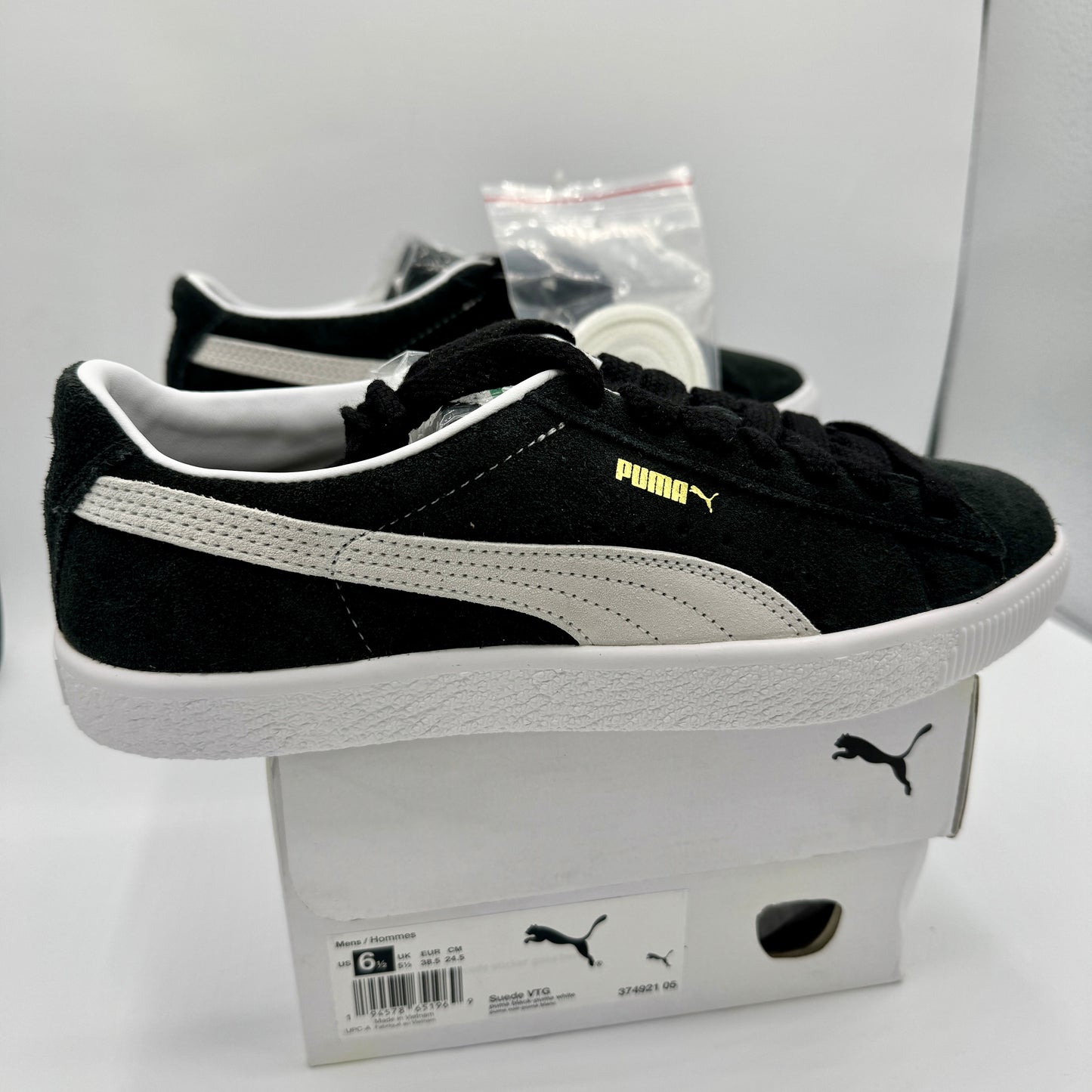 Puma Suede VTG Textured Leather Sneakers with extra laces in black / white