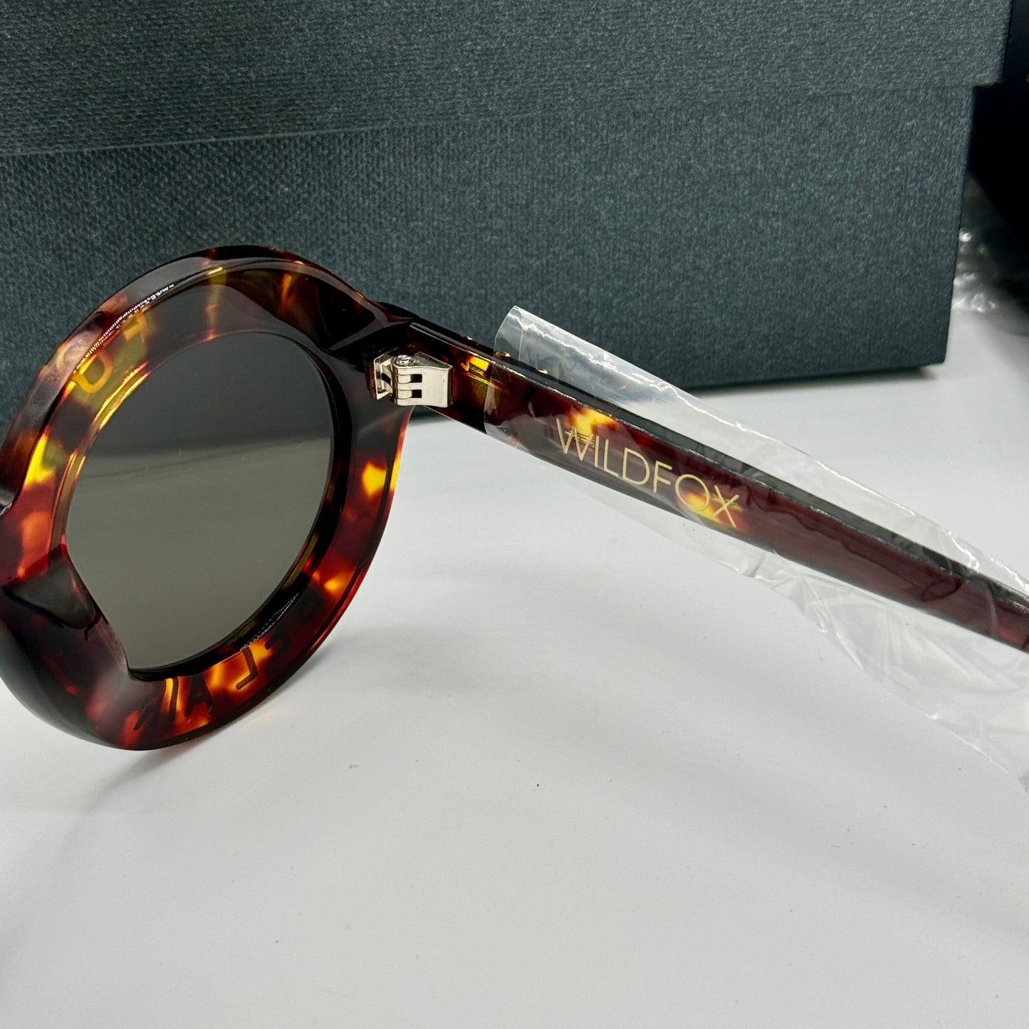 Wildfox Bel Air Tortoise Shell Brown Belair Sunglasses Classic NEW with case