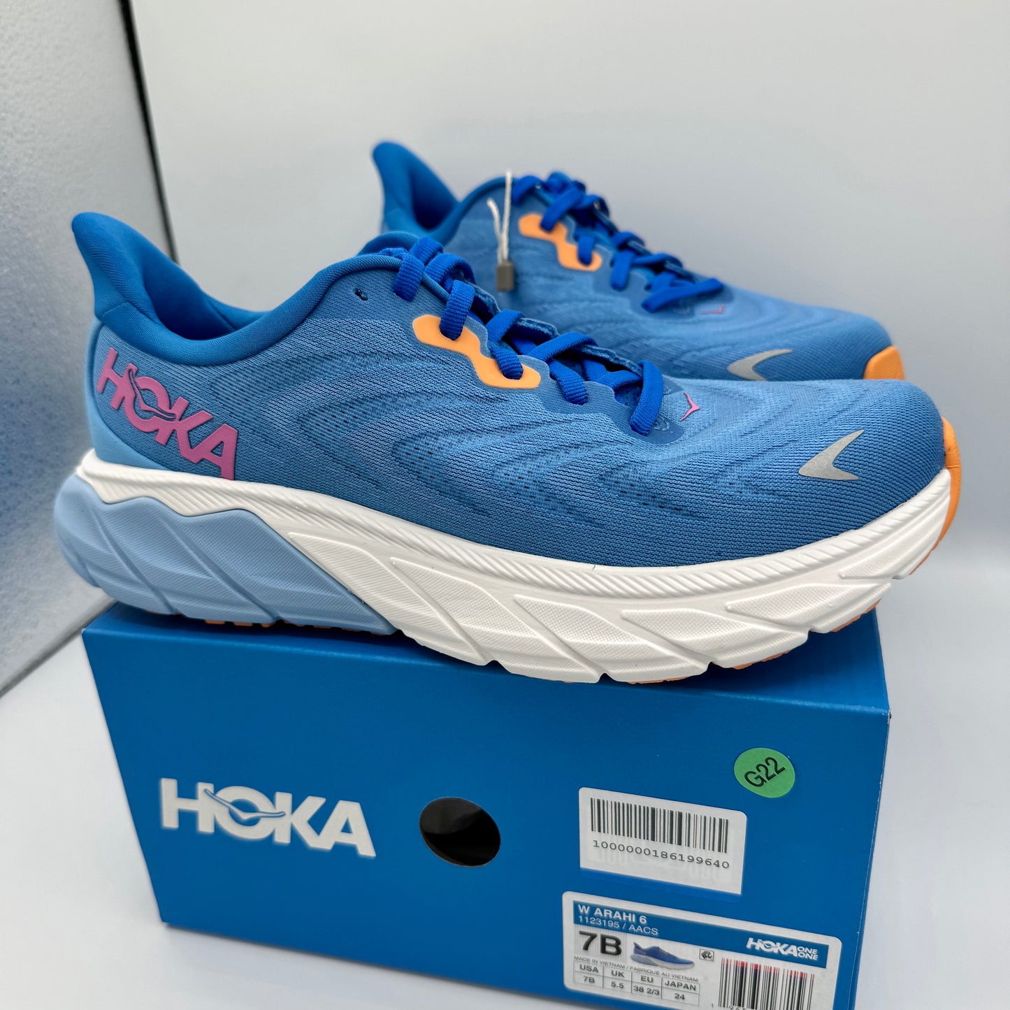 Hoka Arahi Running Shoes - Womens brand new in All Aboard Coastal Sky Blue