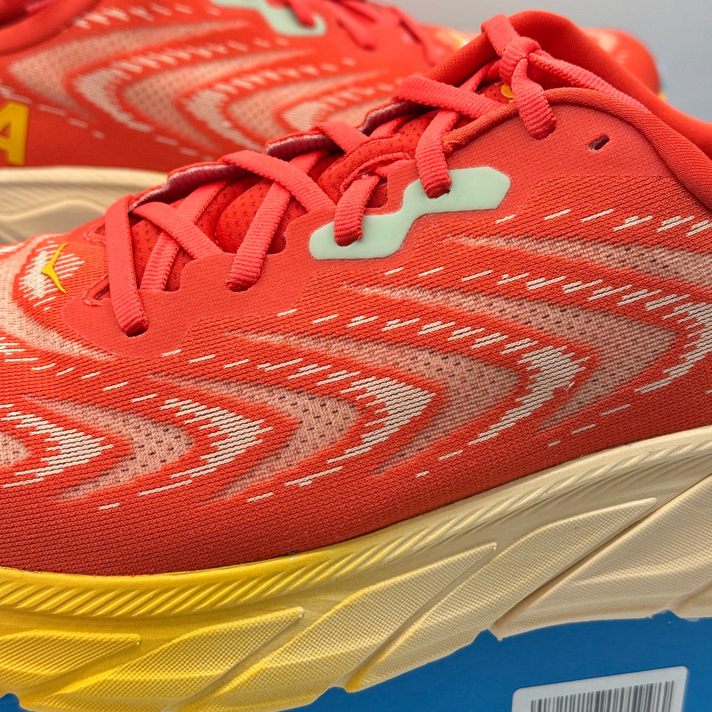 Hoka Arahi 6 Running Shoes in Fiesta Orange / Amber Yellow , Men’s Brand New