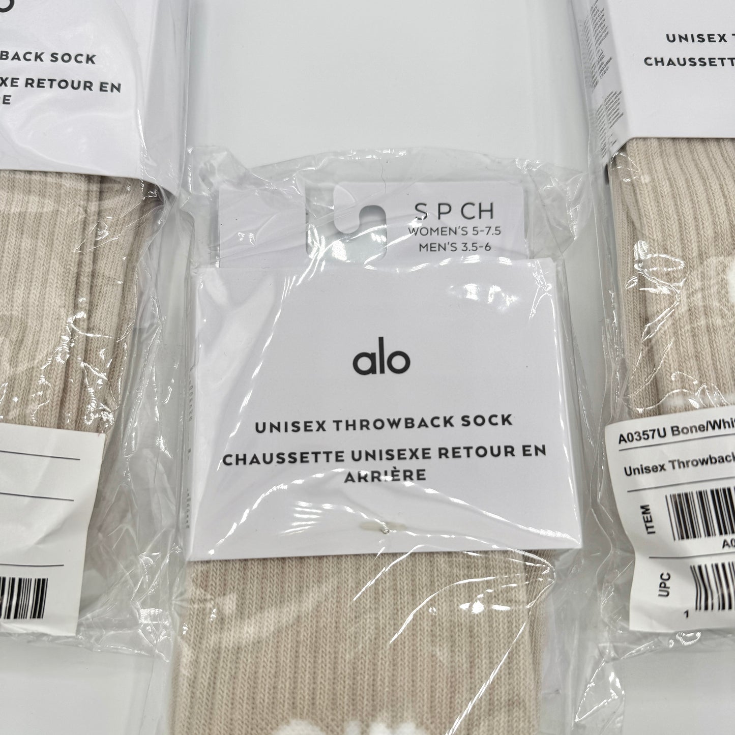 Alo Yoga (Bundle) Unisex Throwback Socks, 4x Pairs - Bone / White