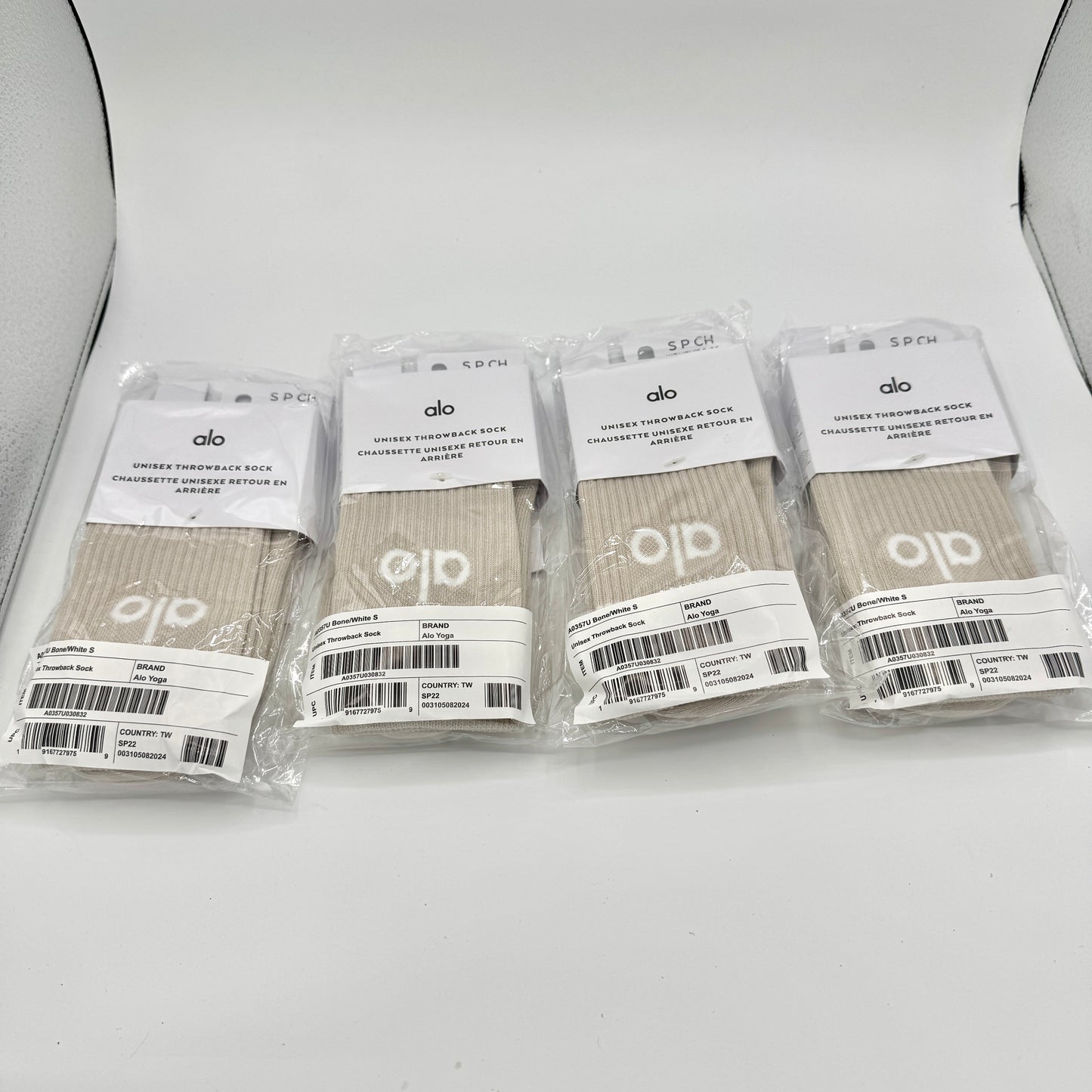 Alo Yoga (Bundle) Unisex Throwback Socks, 4x Pairs - Bone / White