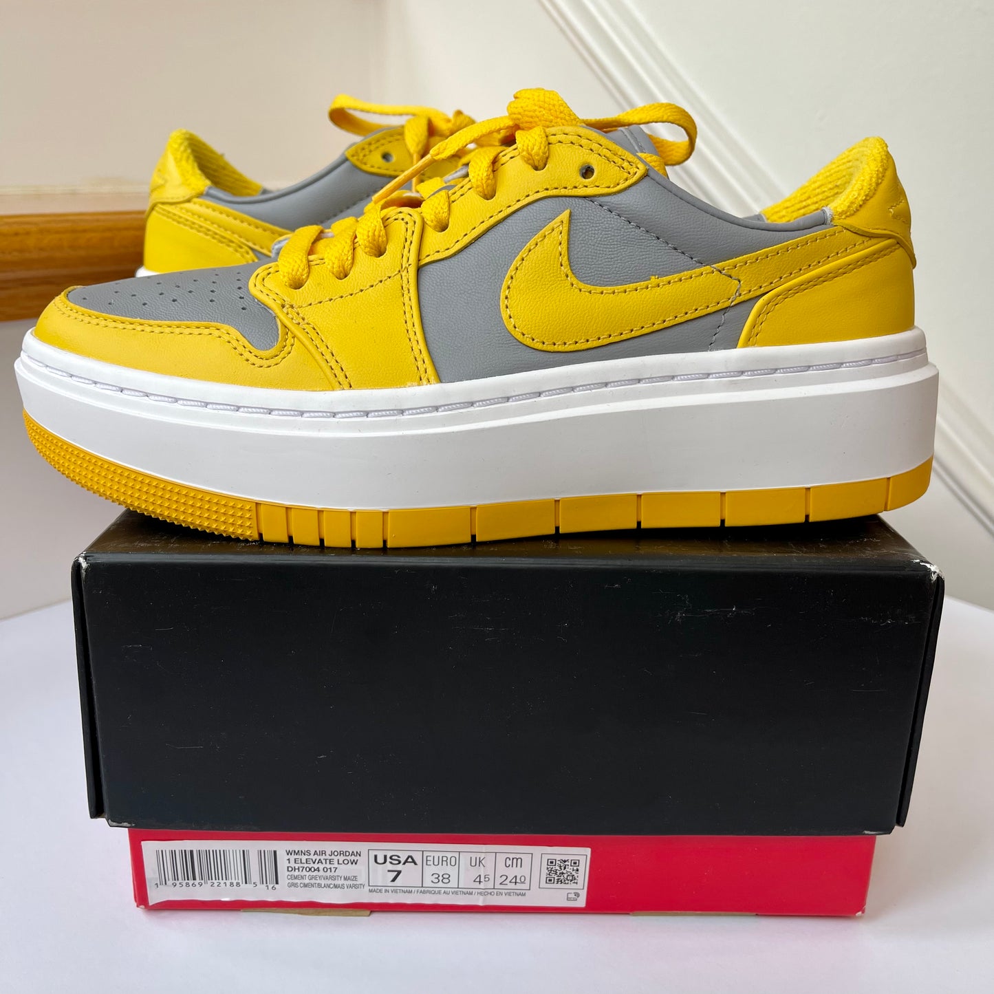 Nike Air Jordan low Elevate Platform Women’s - Cement Grey / Varsity Maize