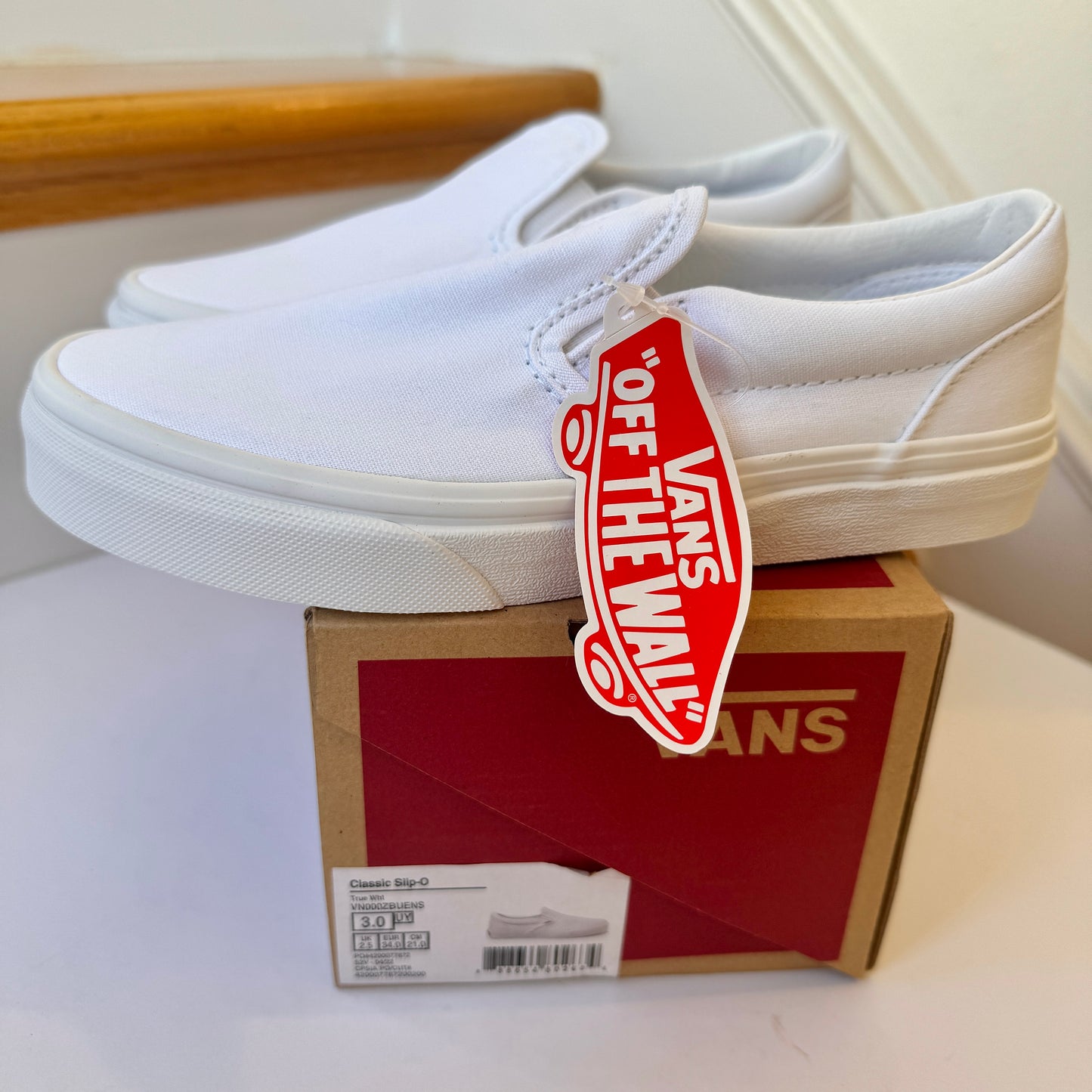 Vans Classic Slip-On Sneakers in all white , kids shoes brand NEW