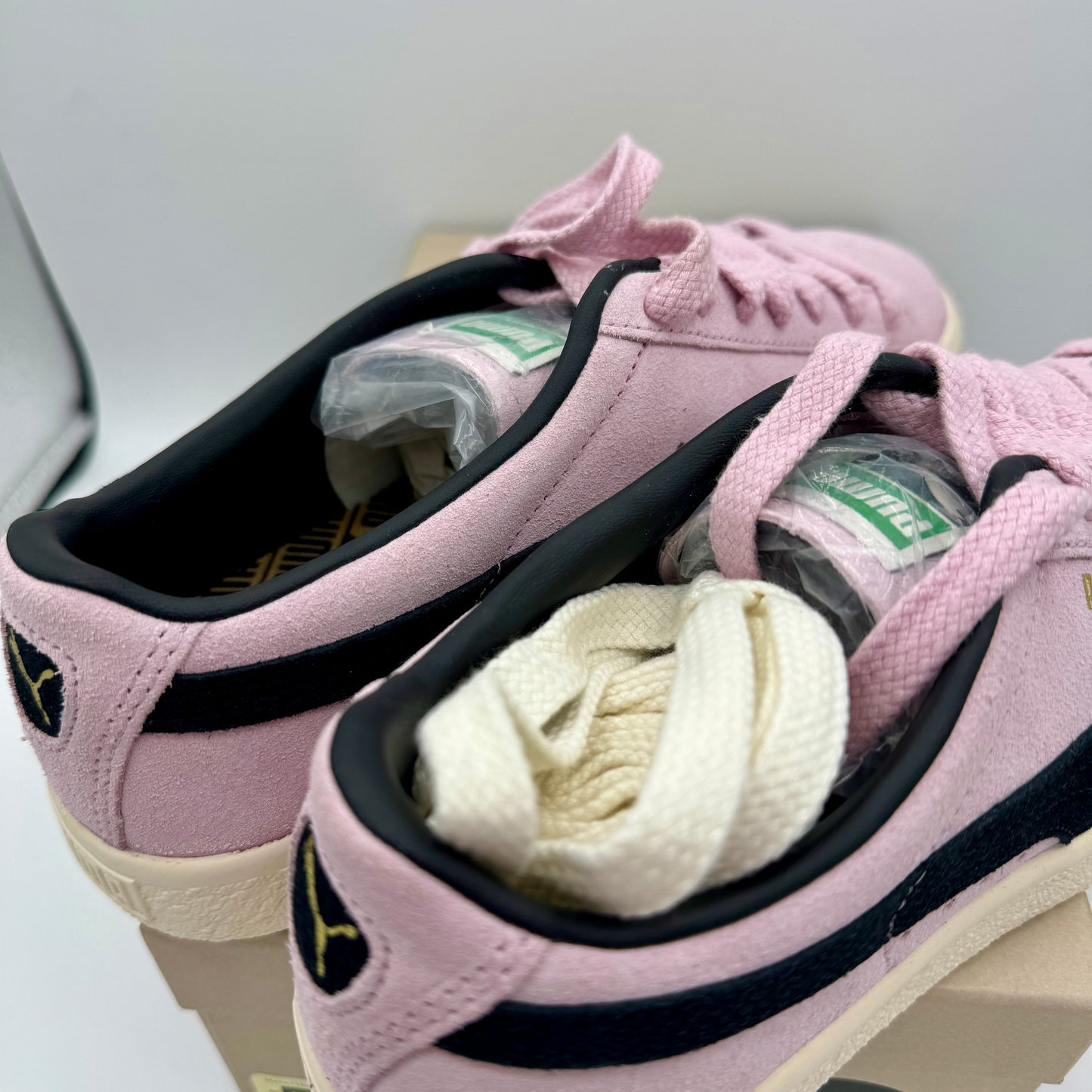 Puma Suede VTG Textured Leather Sneakers , extra laces , pearl pink black