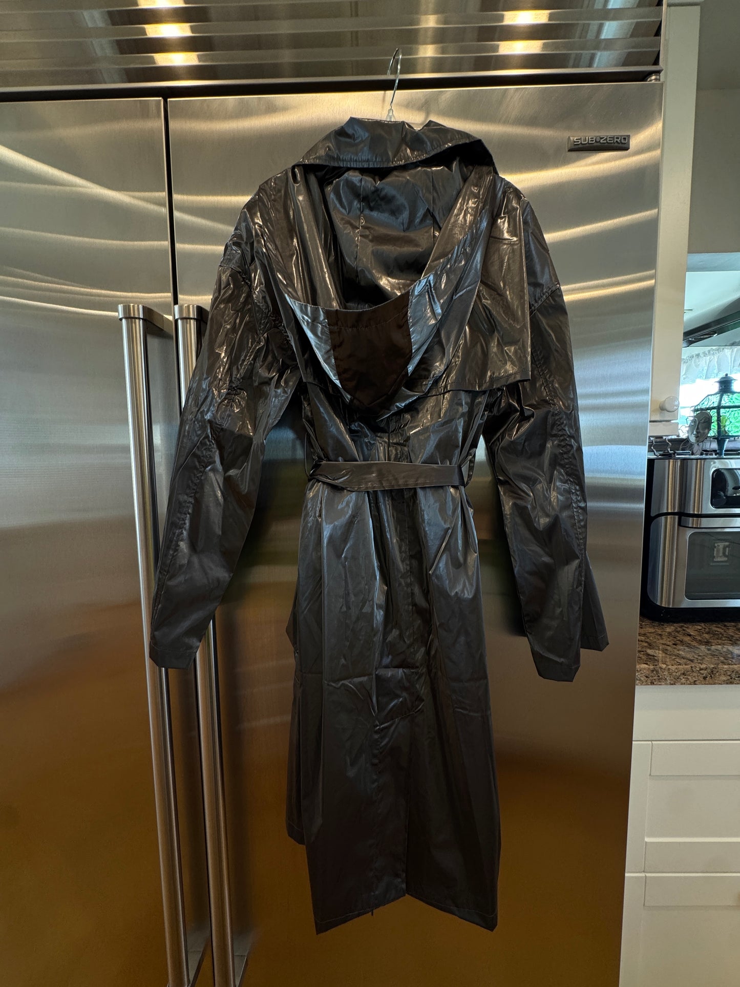 Alo Yoga Metallic Break Line Trench Jacket - Silver , Rain Resistant