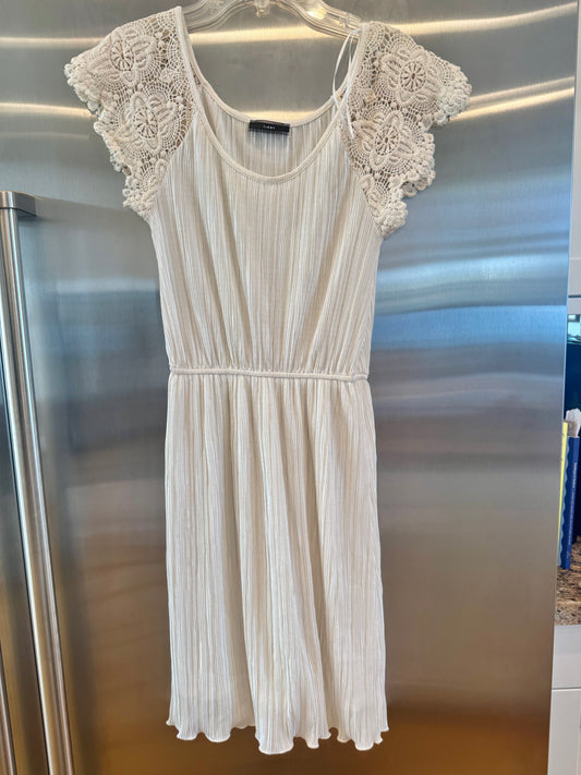 White Micro Plisse Dress with Lace Sleeve Cap * Pre-Owned *