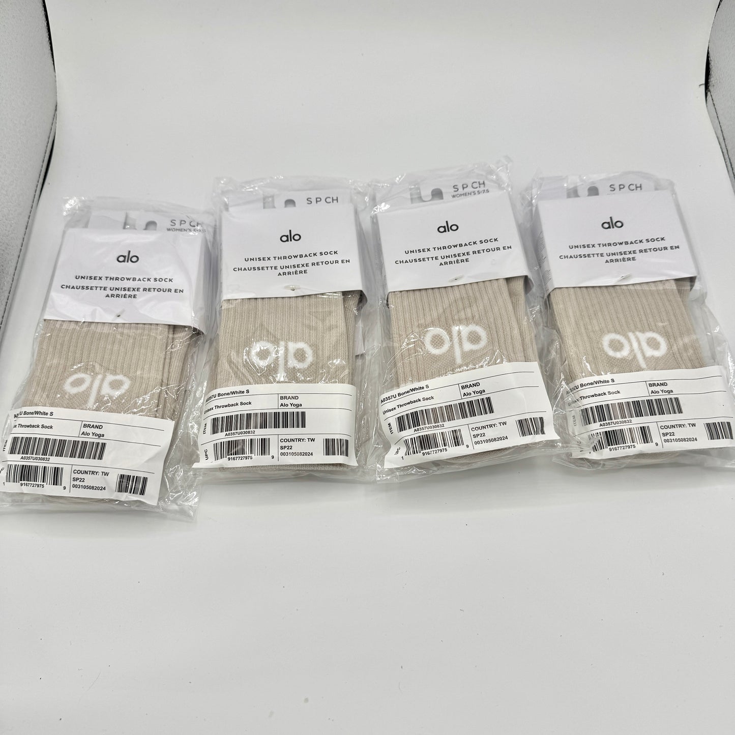 Alo Yoga (Bundle) Unisex Throwback Socks, 4x Pairs - Bone / White