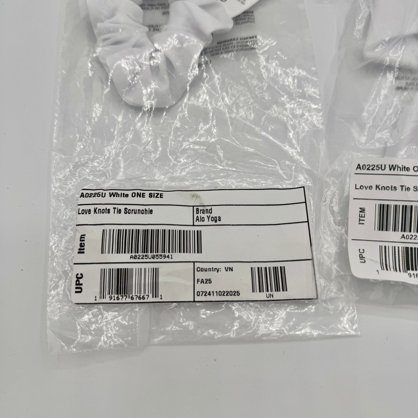 Alo Yoga (Bundle) 2x Love Knots Hair Tie Scrunchies — White