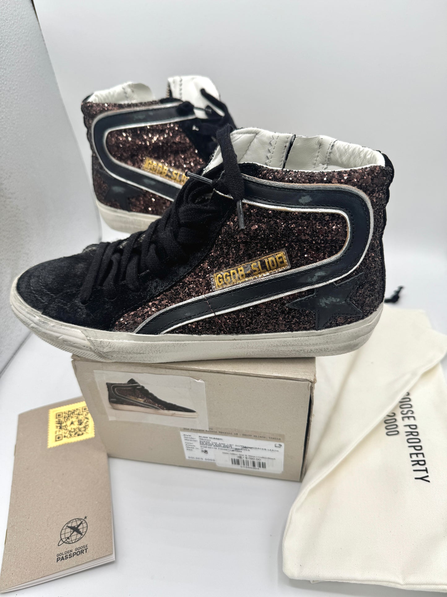 Golden Goose Sneakers Slide in Coffee / Black  Classic Star / Glitter Wave