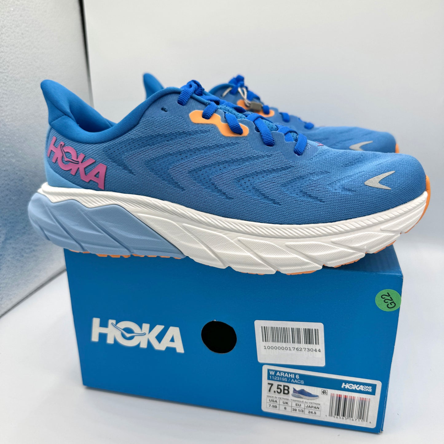 Hoka Arahi Running Shoes - Womens brand new in All Aboard Coastal Sky Blue