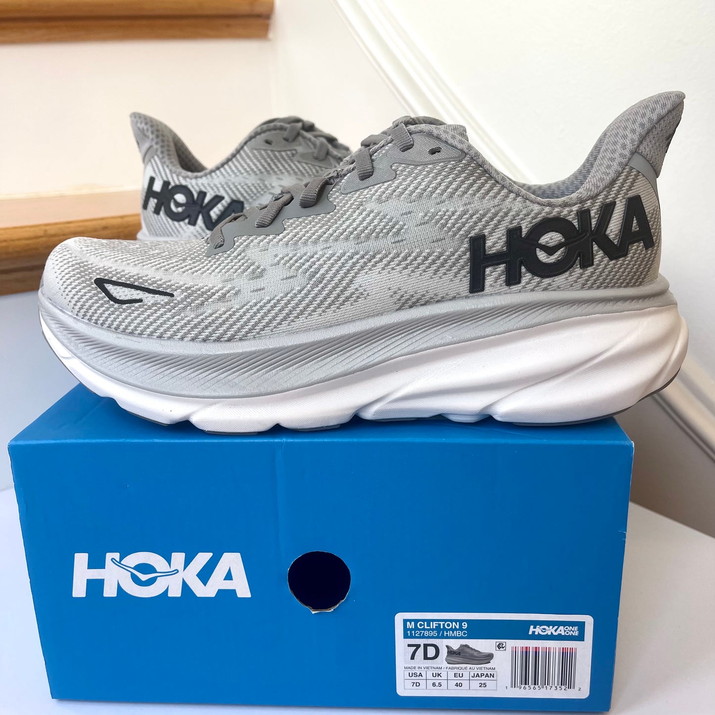 Hoka Clifton 9 Running shoes — brand NEW Mens Harbor Mist Grey / Black