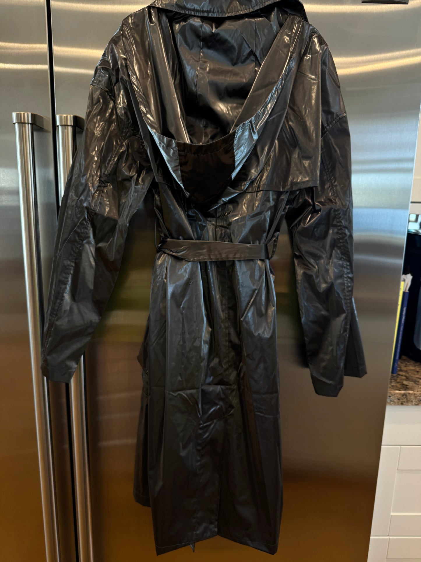 Alo Yoga Metallic Break Line Trench Jacket - Silver , Rain Resistant
