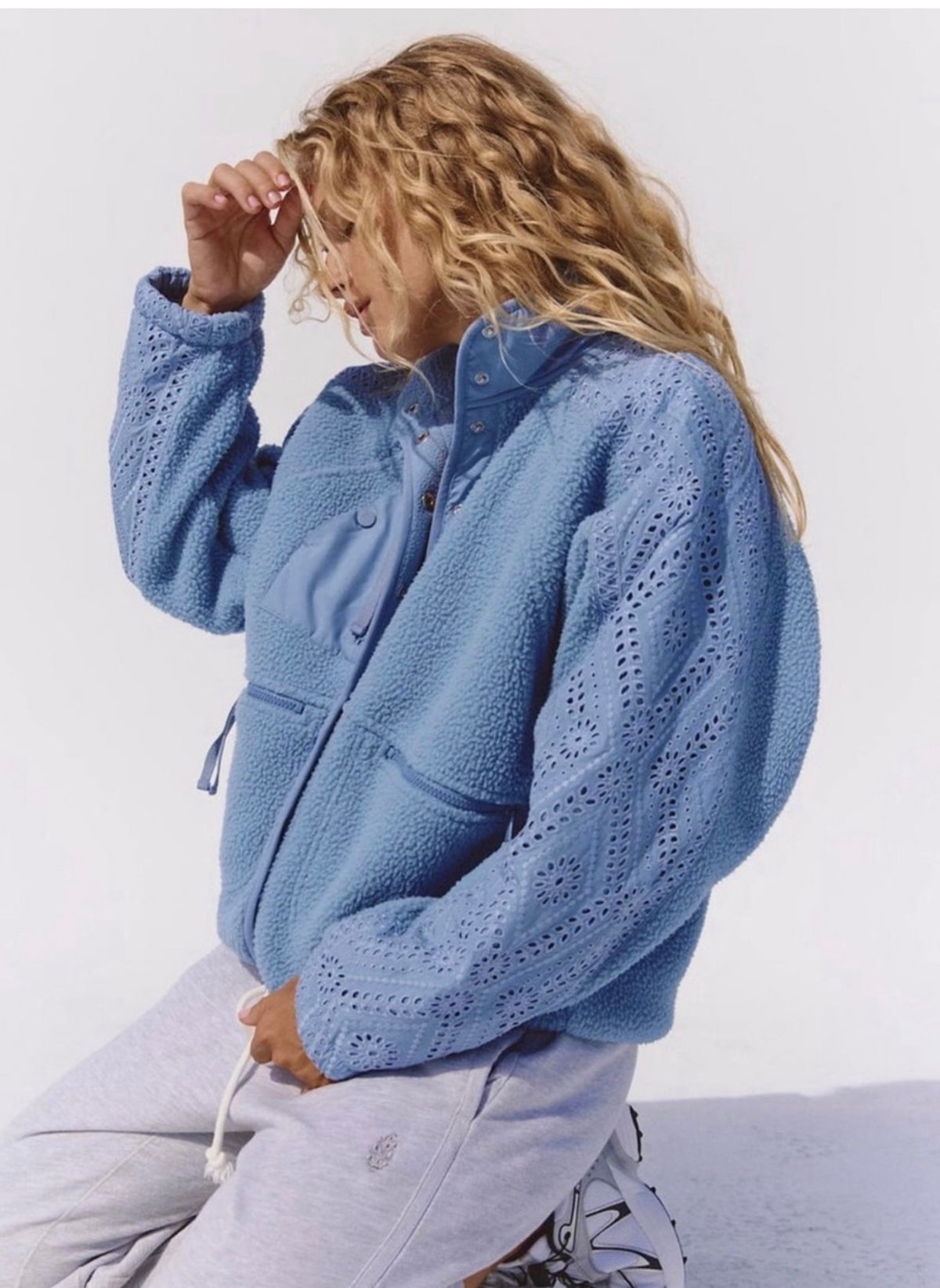 Free People Hit The Slopes Eyelet Fleece Jacket - Denim Rinse Blue