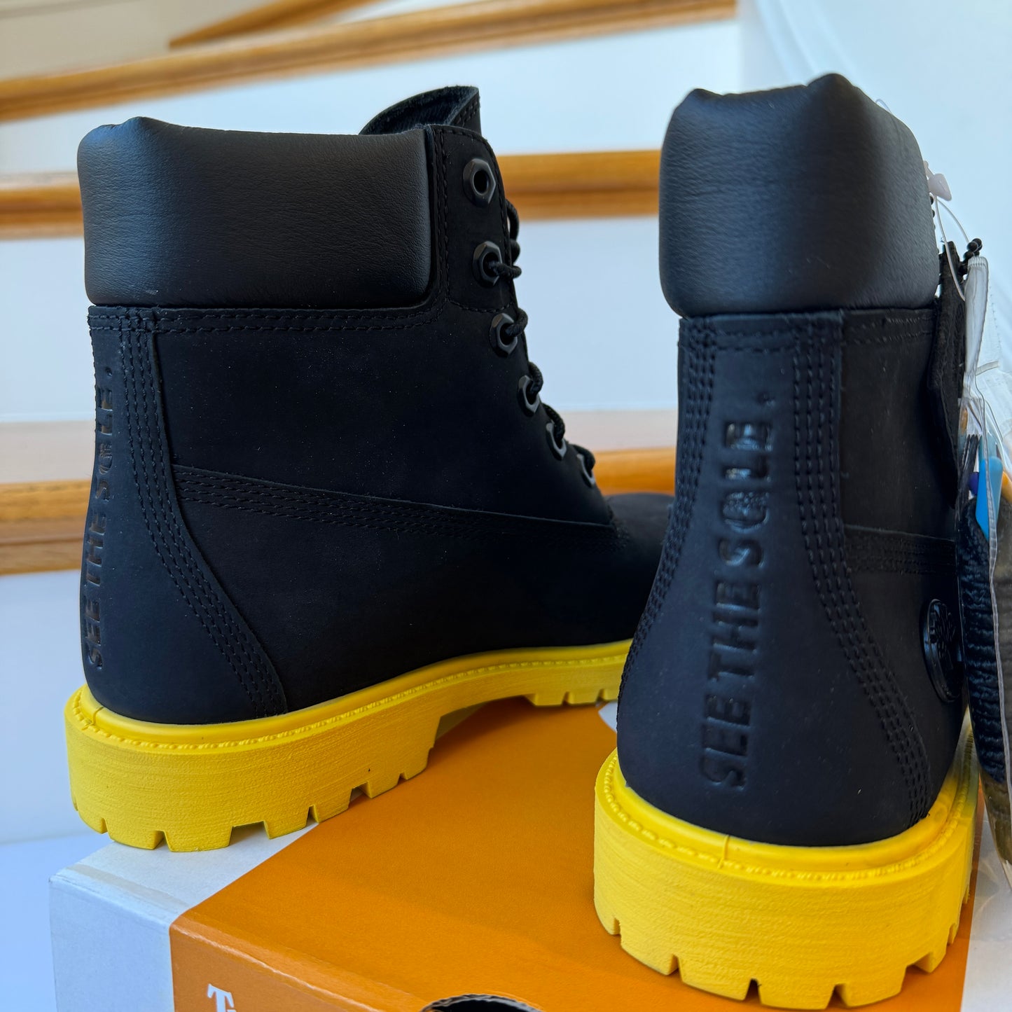 Timberland Heritage 6 Inch Waterproof Nubuck Black Yellow Boots , brand NEW