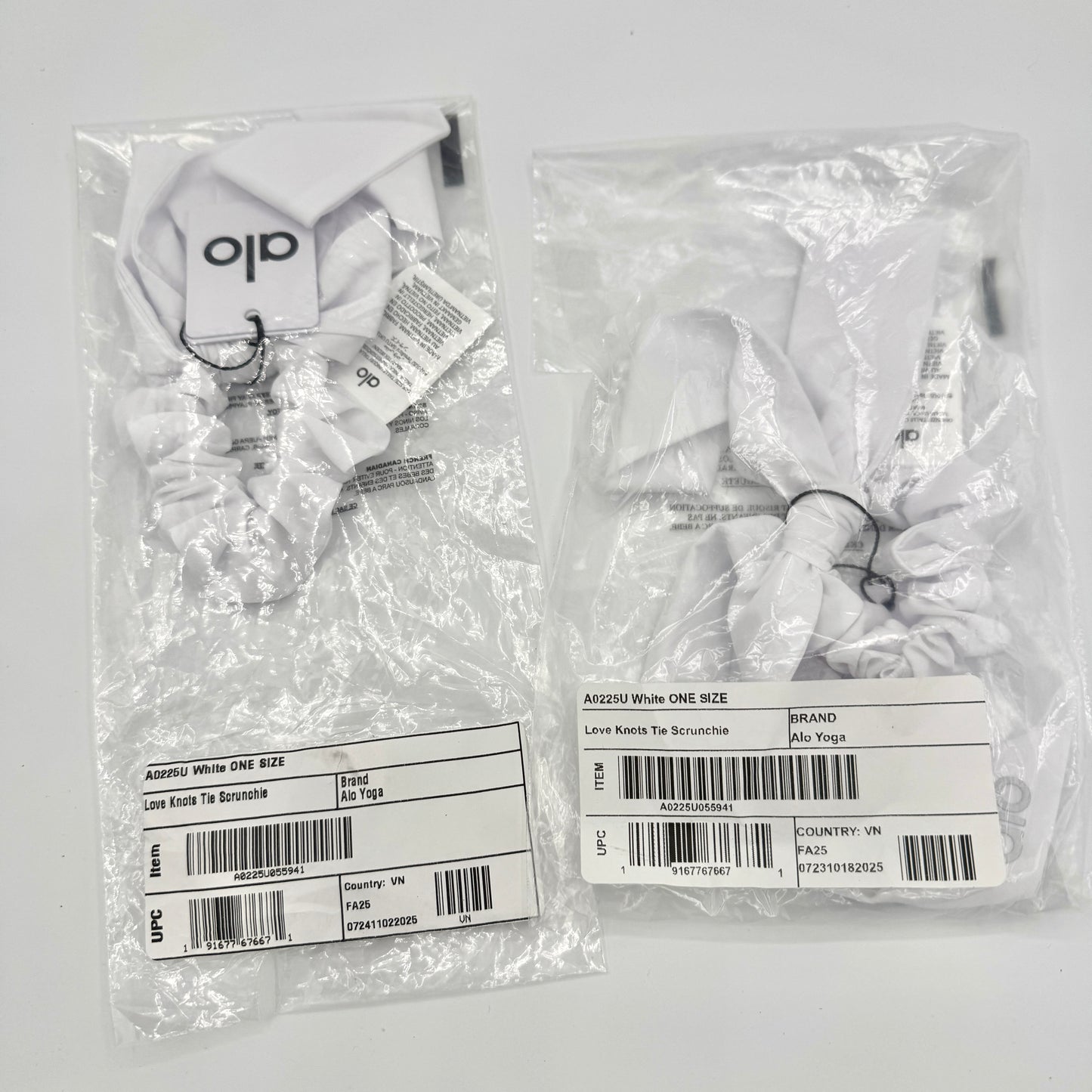 Alo Yoga (Bundle) 2x Love Knots Hair Tie Scrunchies — White