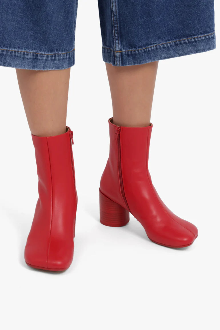 Maison Margeila MM6 Women’s Stitch Out Leather Anatomical Ankle Boots - Red