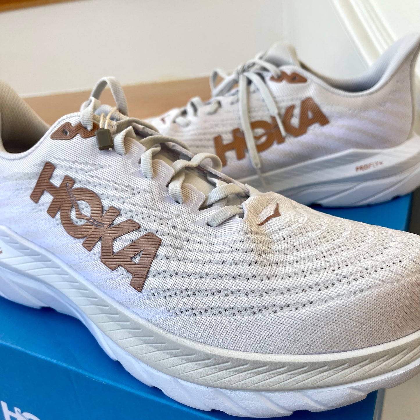 Hoka Mach 5 Running Shoes in White / Copper , Hoka One One race shoes