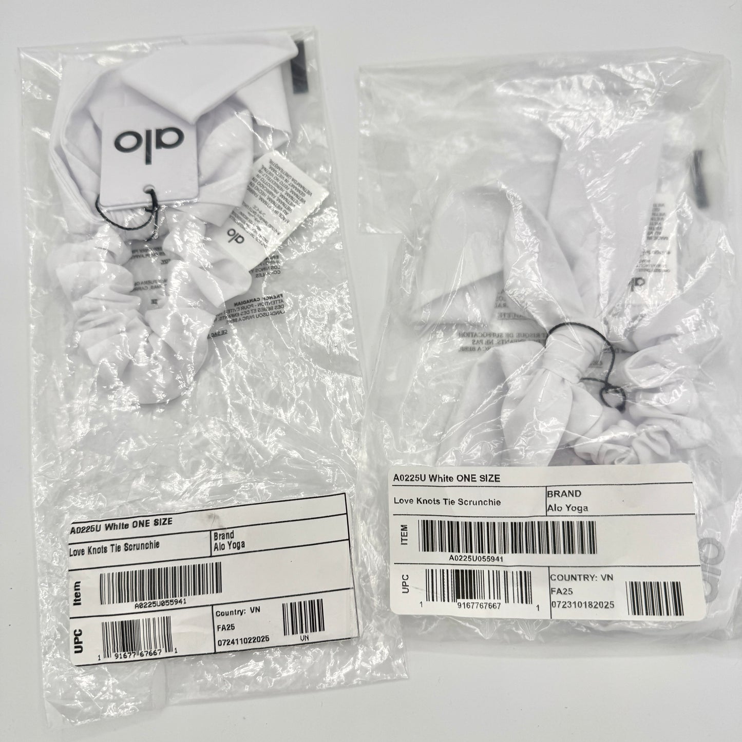 Alo Yoga (Bundle) 2x Love Knots Hair Tie Scrunchies — White