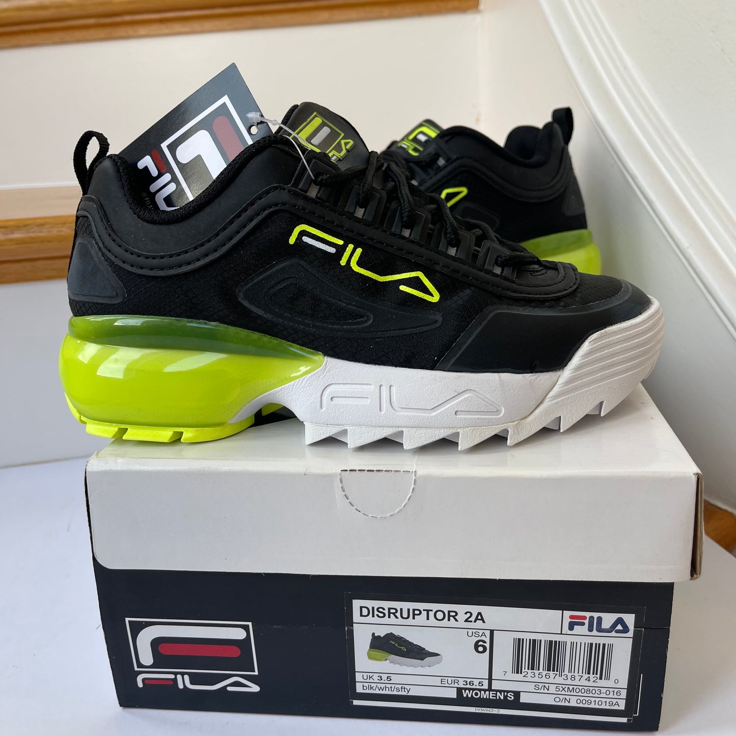 Fila Disruptor 2A — Black / neon yellow green . Women’s platform sneakers