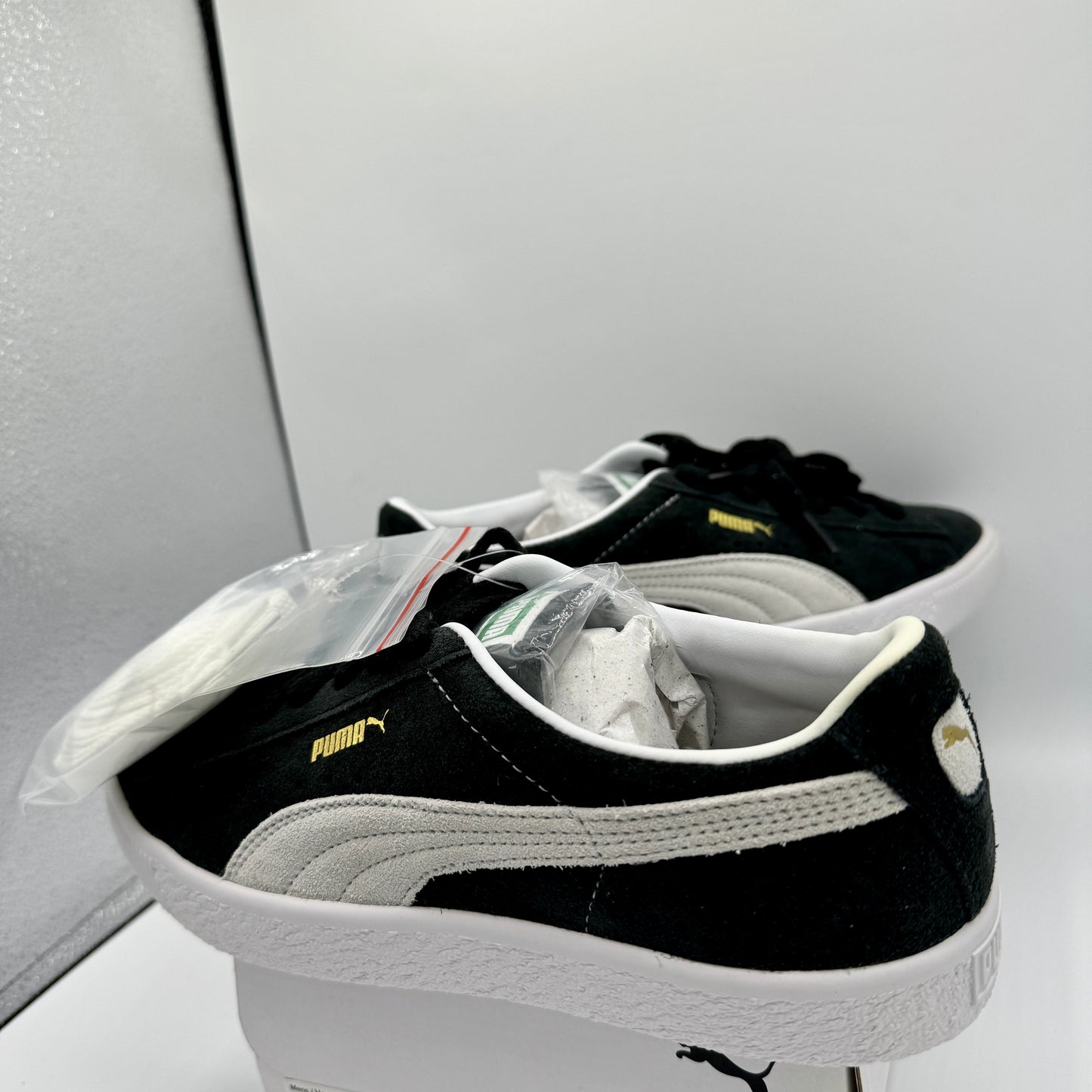 Puma Suede VTG Textured Leather Sneakers with extra laces in black / white