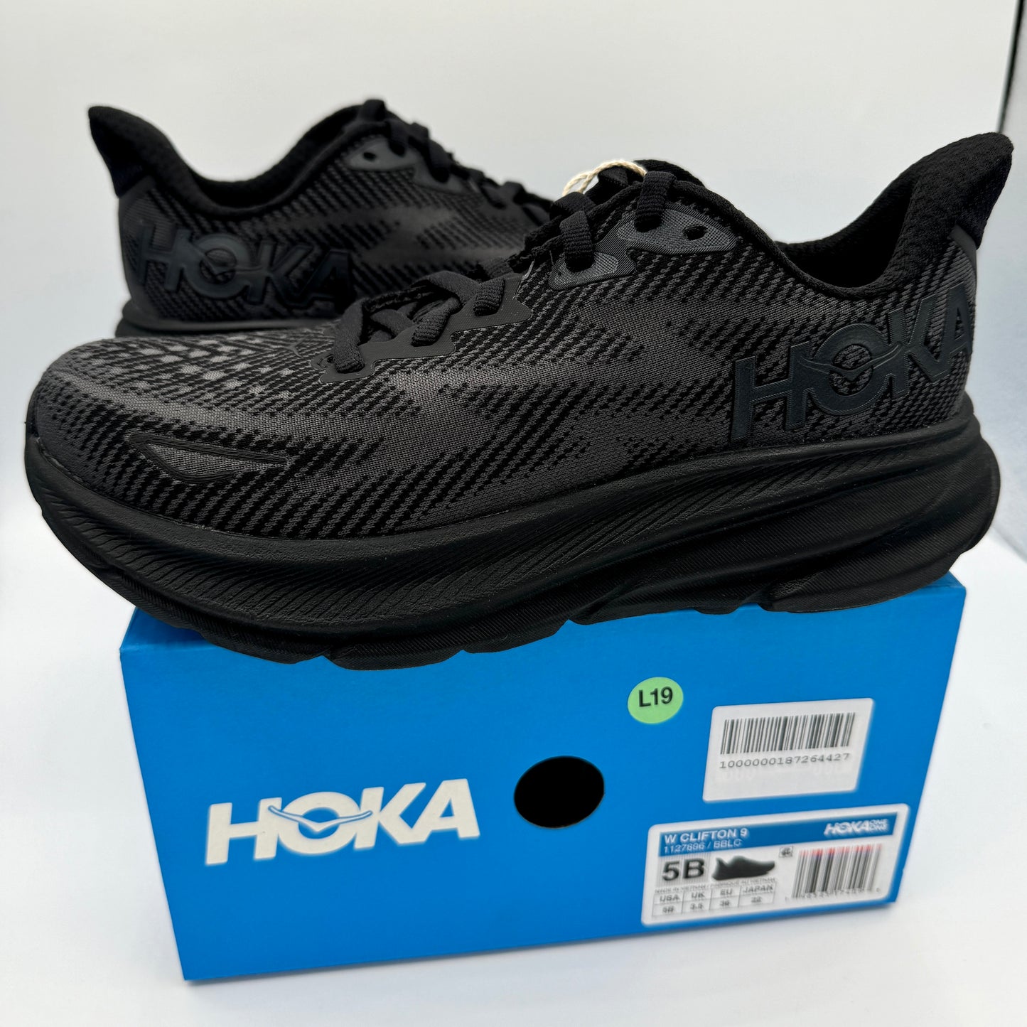 Hoka Clifton 9 Women’s Running Shoes All Black Hoka one one NEW