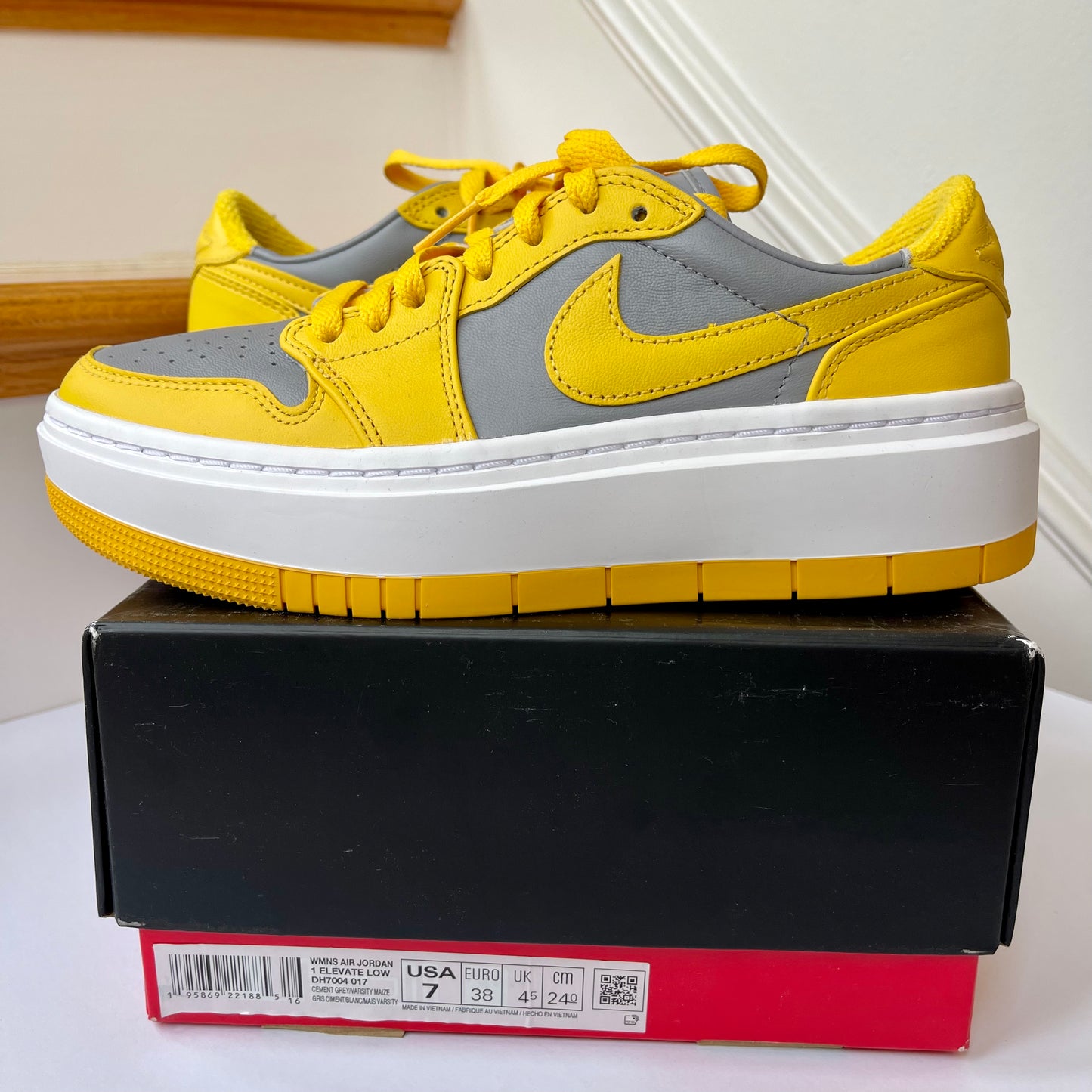 Nike Air Jordan low Elevate Platform Women’s - Cement Grey / Varsity Maize