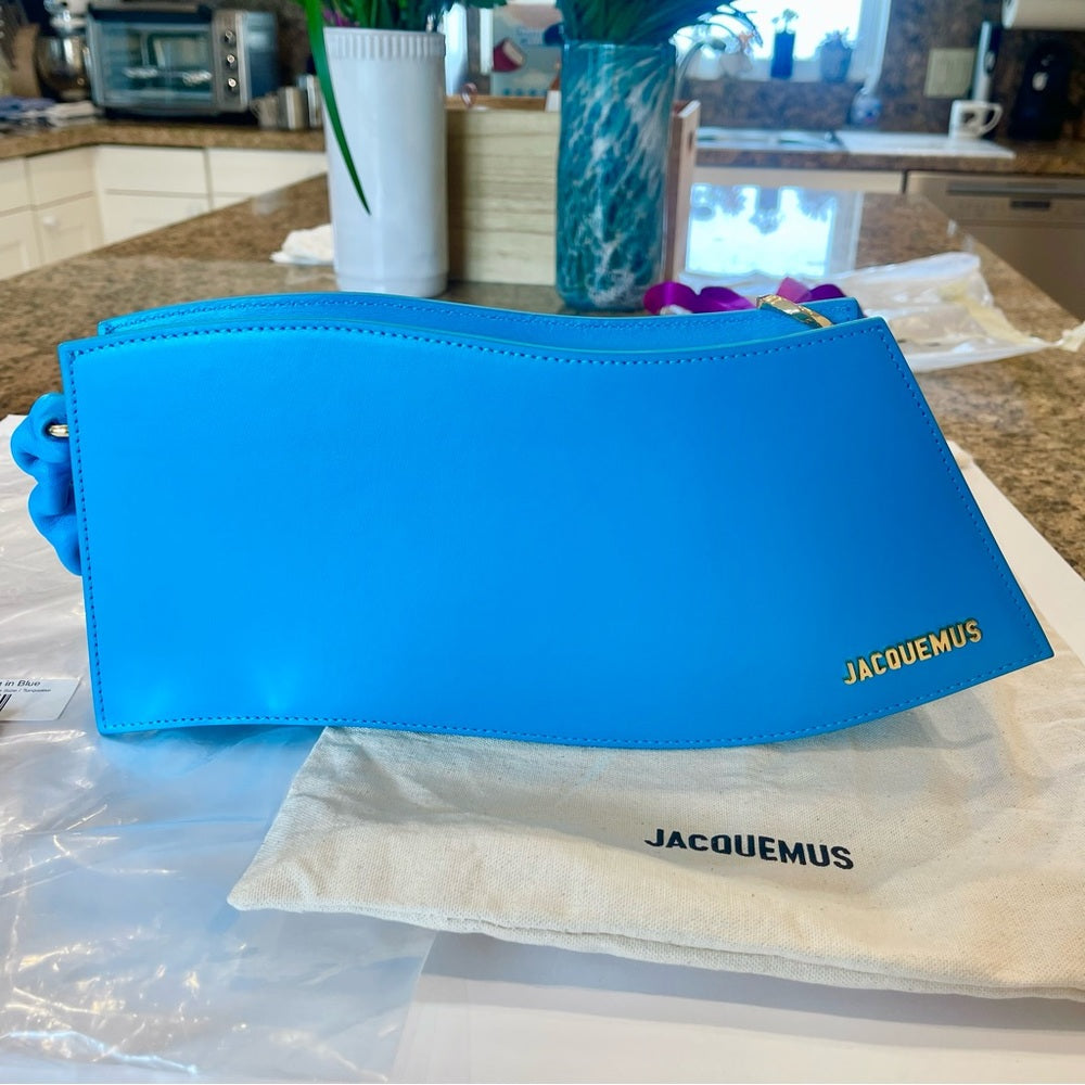 Jacquemus La Vague Shoulder bag in turquoise / golf hardware