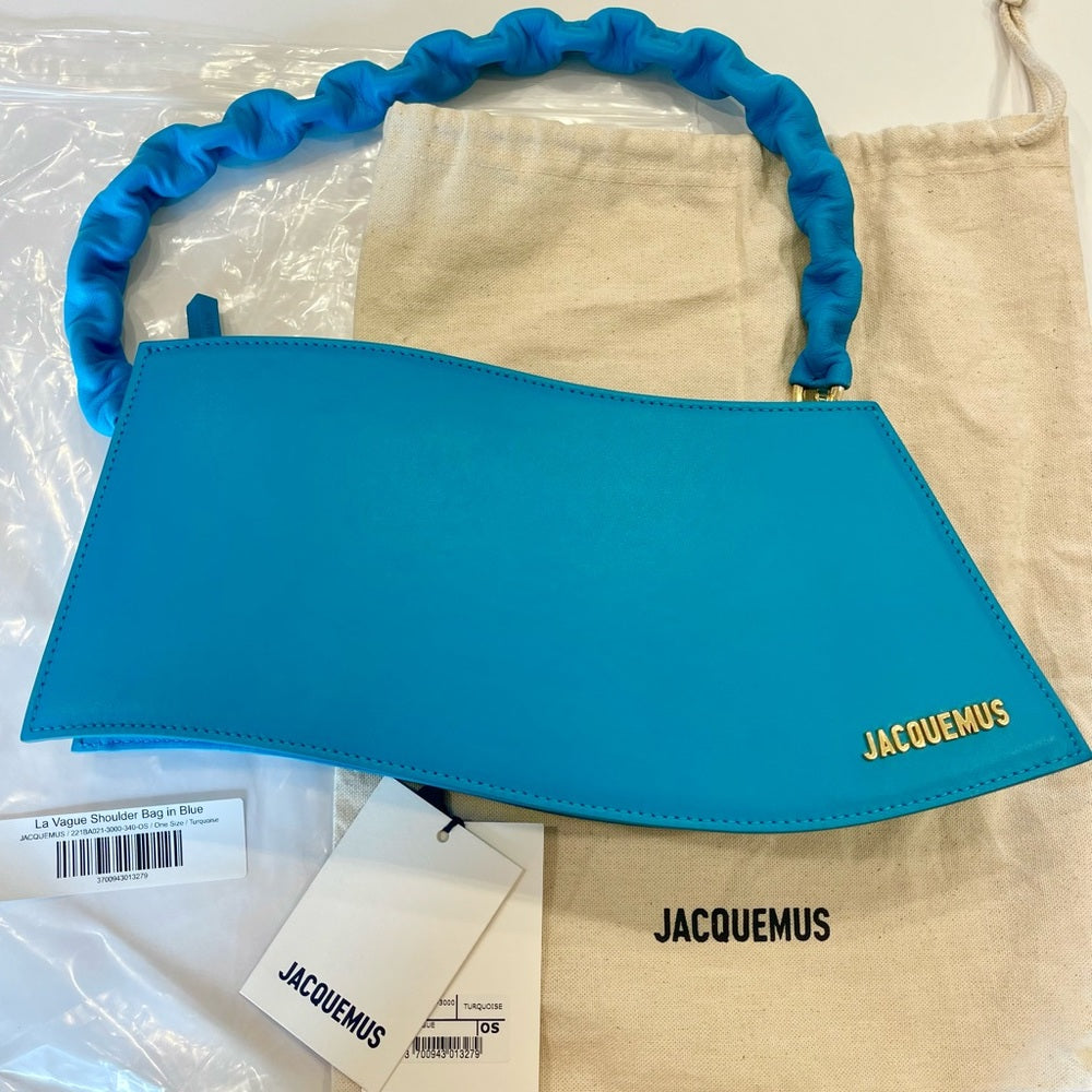 Jacquemus La Vague Shoulder bag in turquoise / golf hardware