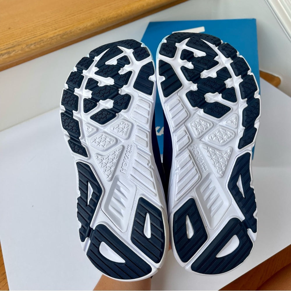 Hoka Arahi Running Shoes — brand new , Outer Space / Bellwether Blue