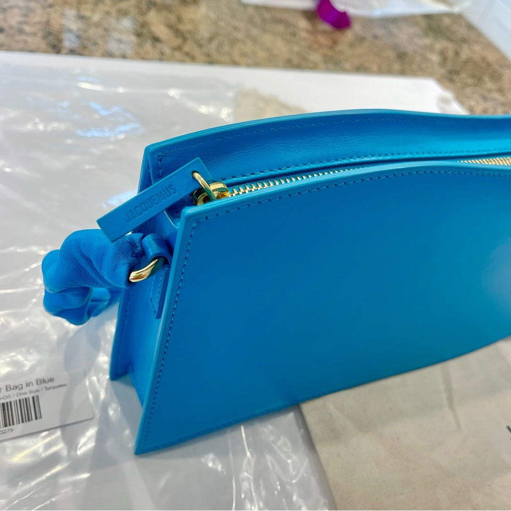 Jacquemus La Vague Shoulder bag in turquoise / golf hardware