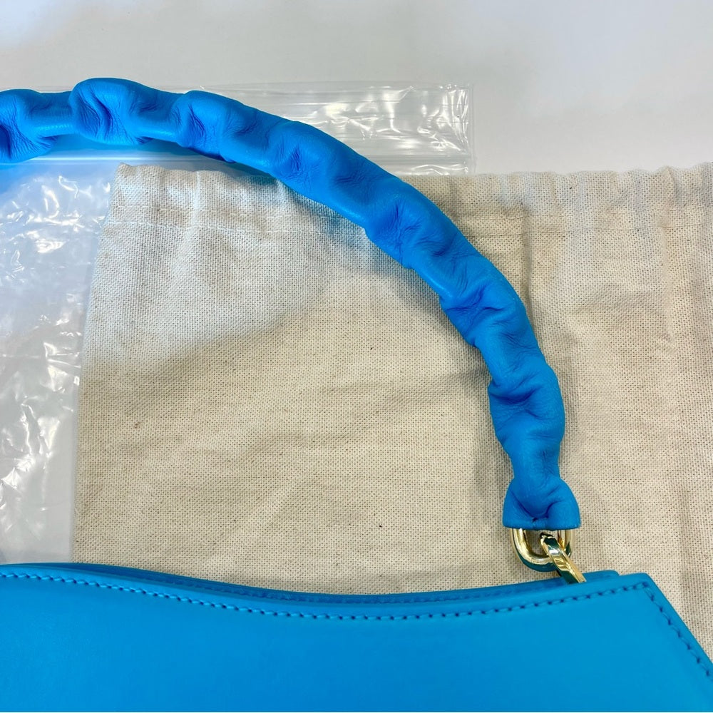 Jacquemus La Vague Shoulder bag in turquoise / golf hardware