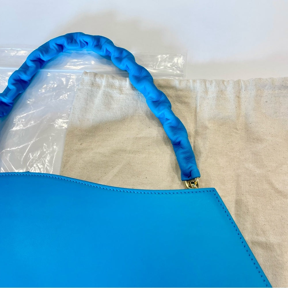 Jacquemus La Vague Shoulder bag in turquoise / golf hardware