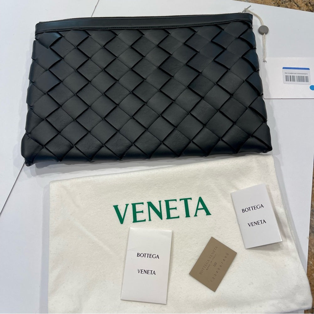 Bottega Veneta Maxi Intrecciato Leather Pouch Clutch black medium large size