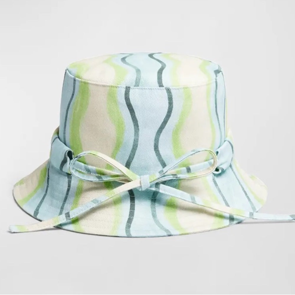 Jacquemus Bucket Hat Le Bob Gadjo Unisex in Blue / Grey Stripe Le Raphia